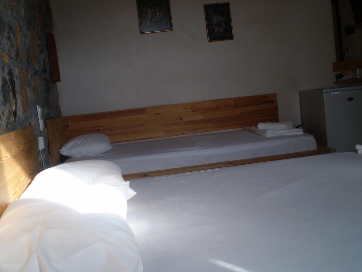 Arachovitika Kalivia Hotel Karyes Bilik gambar